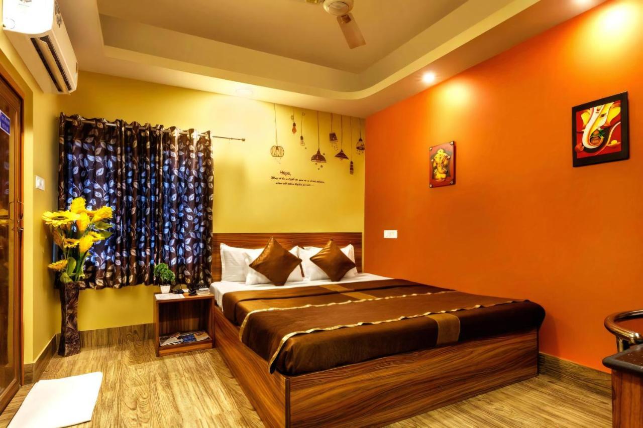 The Silverline Hotel Kolkata Bagian luar foto