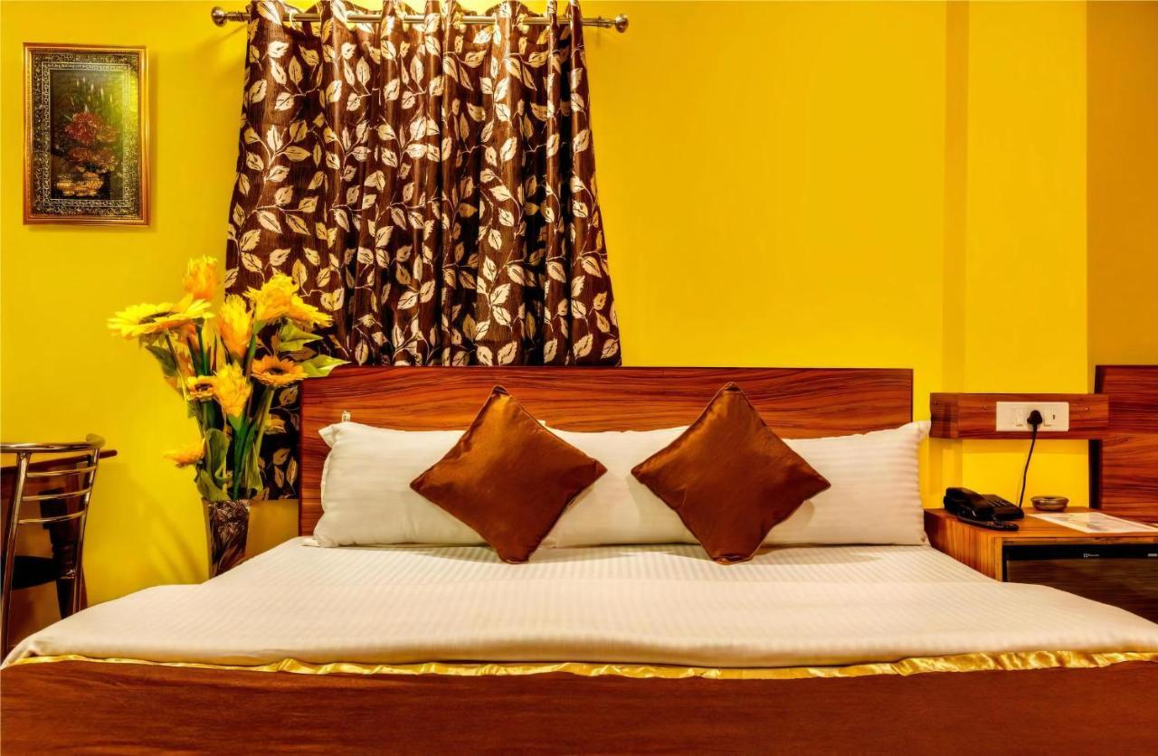 The Silverline Hotel Kolkata Bagian luar foto