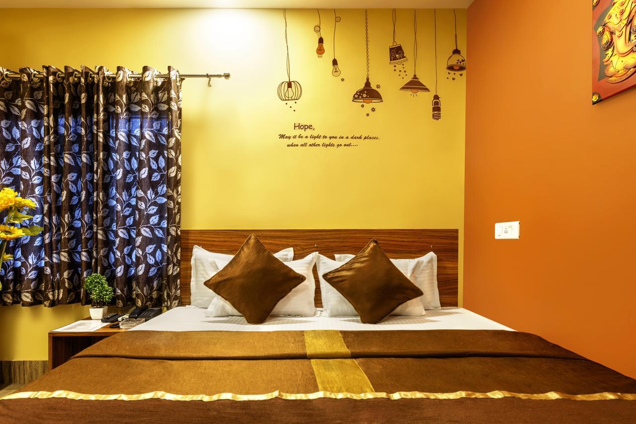 The Silverline Hotel Kolkata Bagian luar foto