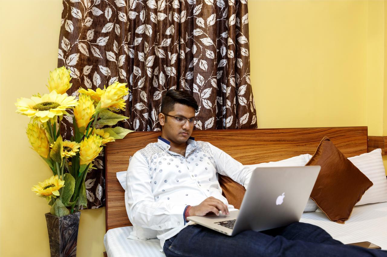 The Silverline Hotel Kolkata Bagian luar foto